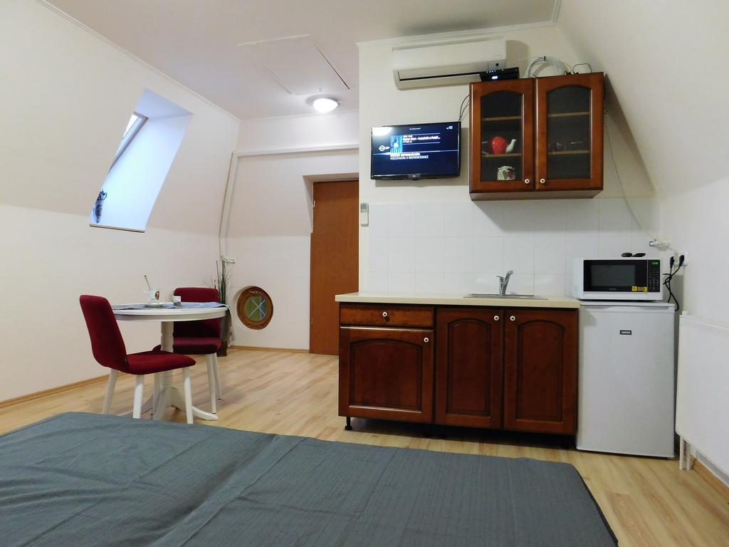 Tulipan Apartman Balatonalmadi Ngoại thất bức ảnh
