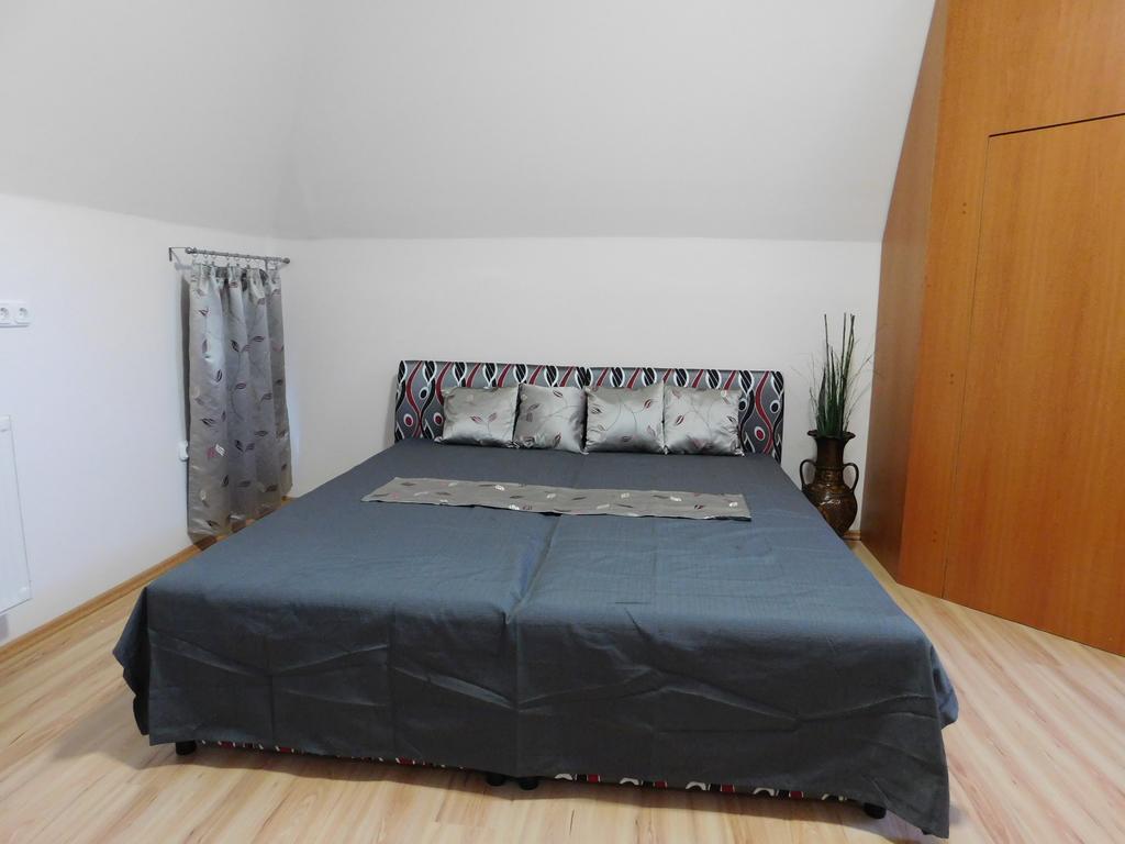 Tulipan Apartman Balatonalmadi Ngoại thất bức ảnh